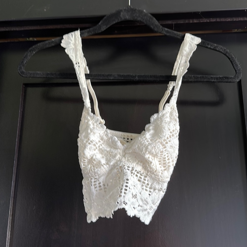 NWOT Beautiful Lace/Crochet Aerie Bralette.